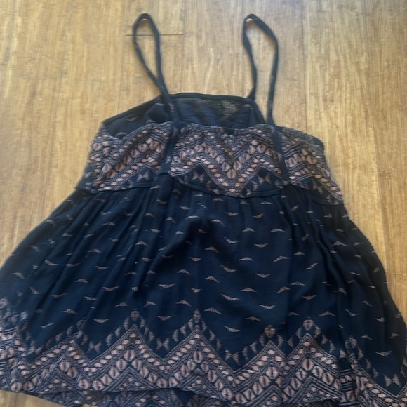 Free People (cut the tag out) babydoll top with dark brown Aztec print - Picture 3 of 5